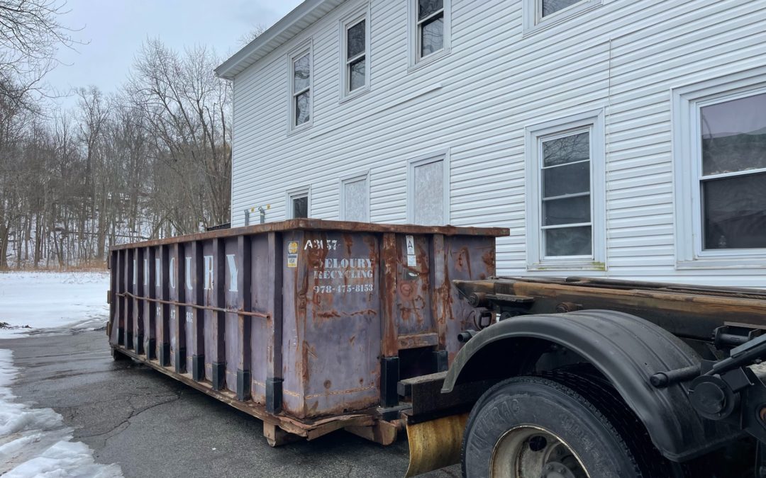 30 yard dumpster rental with a 5 ton max in Methuen, MA for household clean out prior to listing the home for sale. Our dumpster rental are perfect way to declutter prior to a big move.